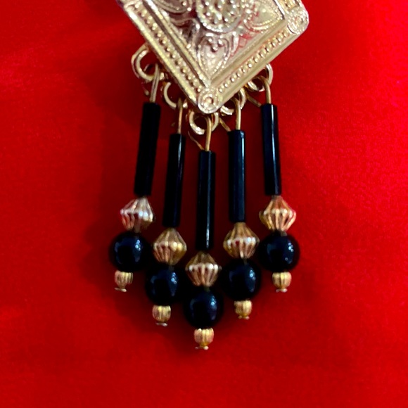 Gold and black dangling earrings - Picture 3 of 6